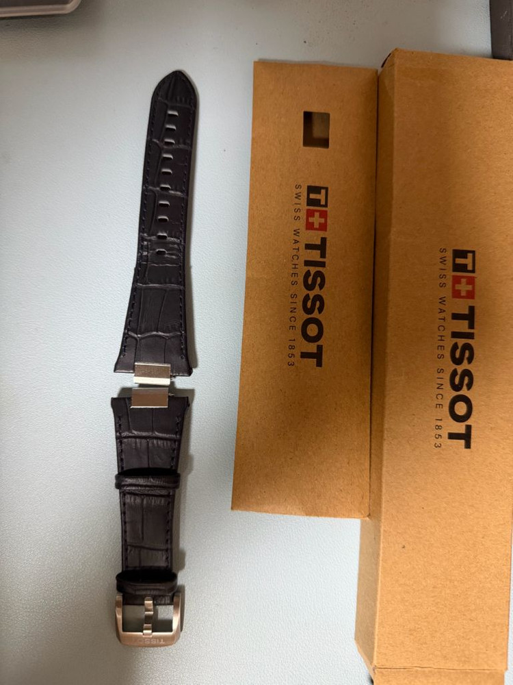 티쏘 prx 크로노그래프 + 가죽 스트랩 포함 이미지