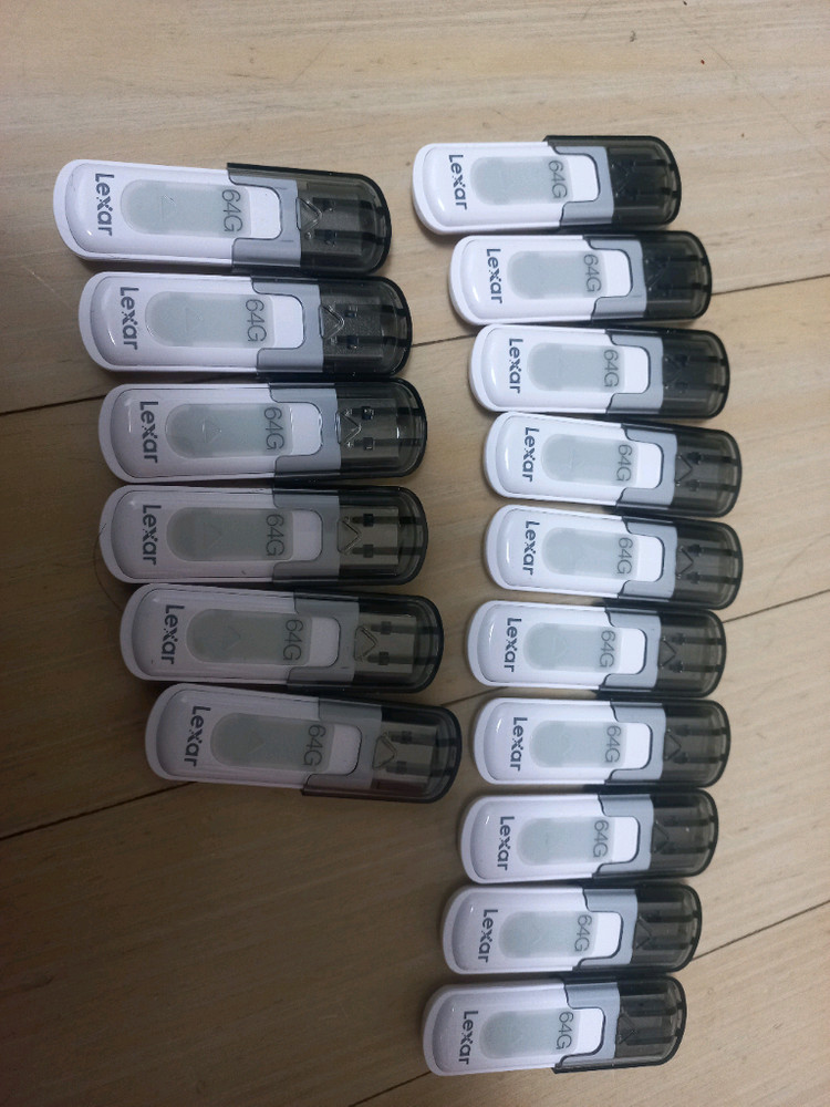 USB메모리(USB3.1) 64GB 개당 만원에 팔아요(총16개있어요) 이미지