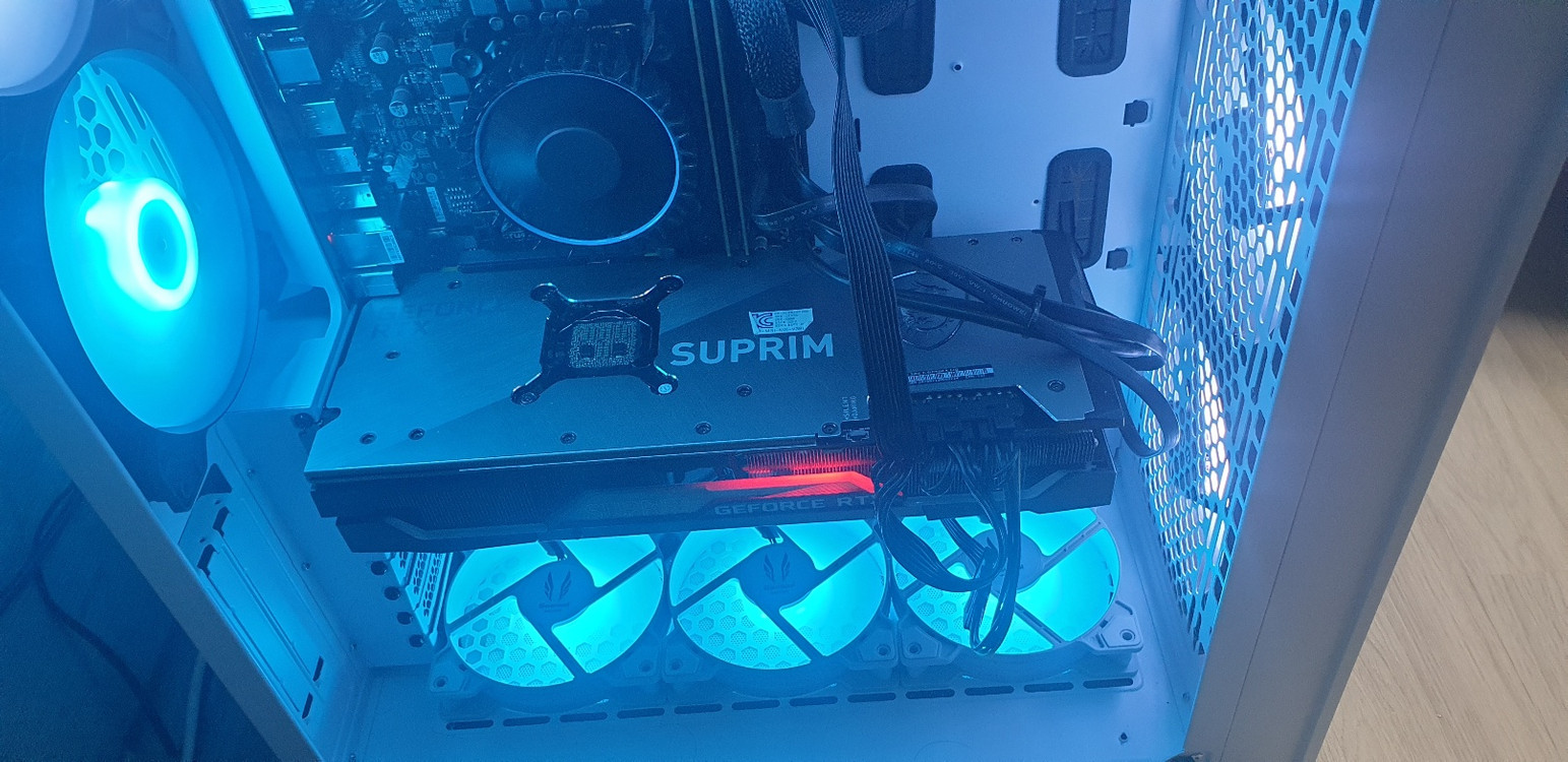RTX 3080 Ti 그래픽카드 이미지