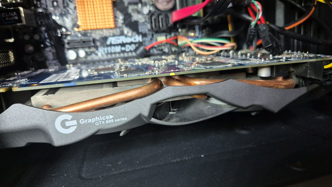 i3-7100 & GTX660 본체 이미지