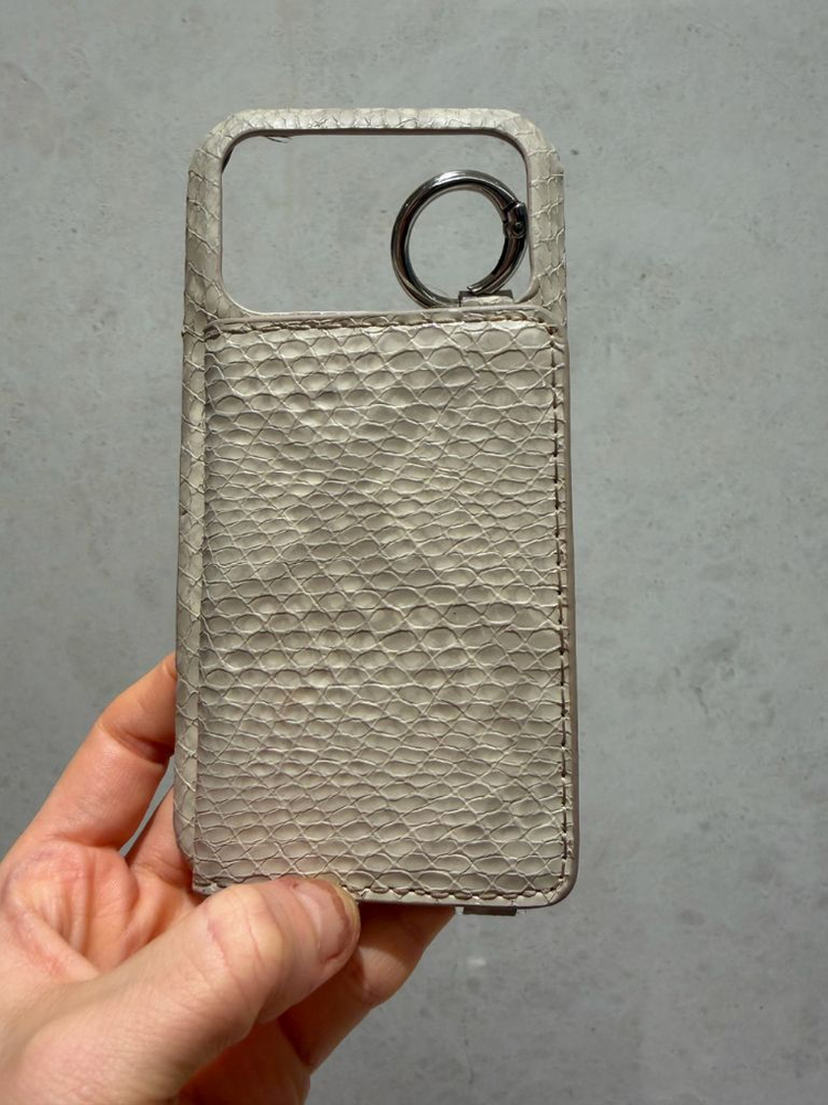 아이폰17프로 거울 카드지갑 뱀피패턴 (정가 44000) 이미지