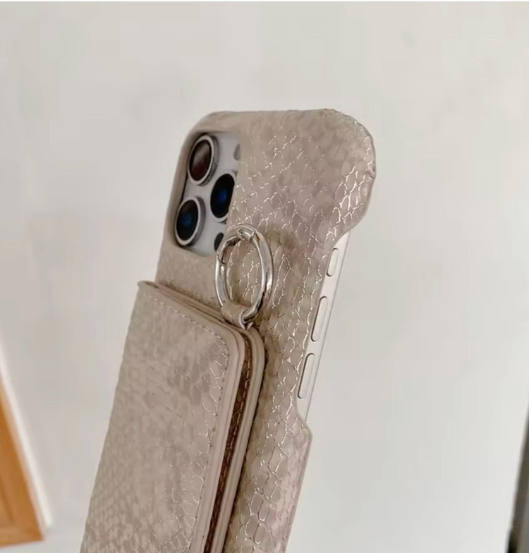 아이폰17프로 거울 카드지갑 뱀피패턴 (정가 44000) 이미지