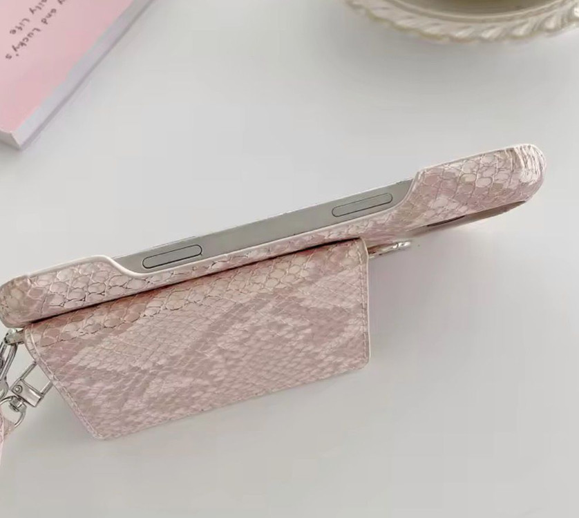 아이폰17프로 거울 카드지갑 뱀피패턴 (정가 44000) 이미지