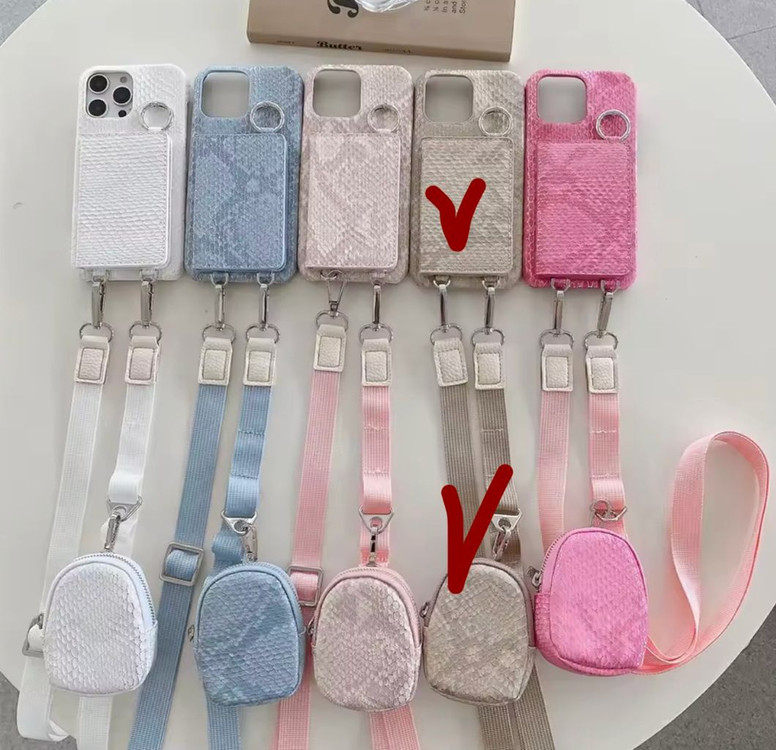 아이폰17프로 거울 카드지갑 뱀피패턴 (정가 44000) 이미지