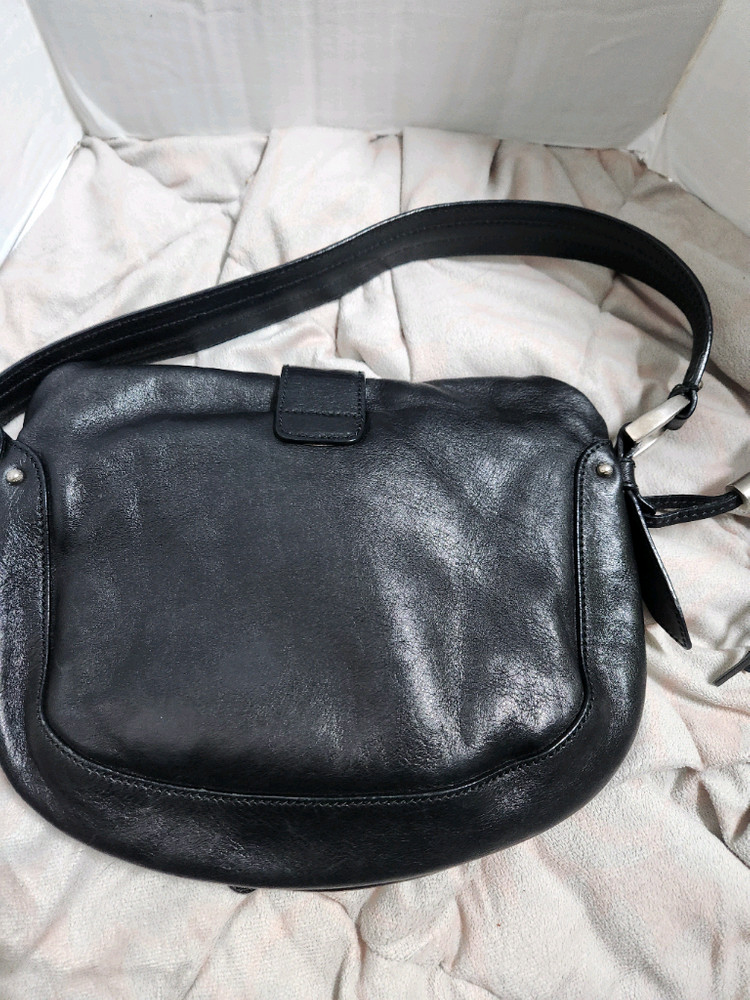 가죽 크로스백 발리 이미지