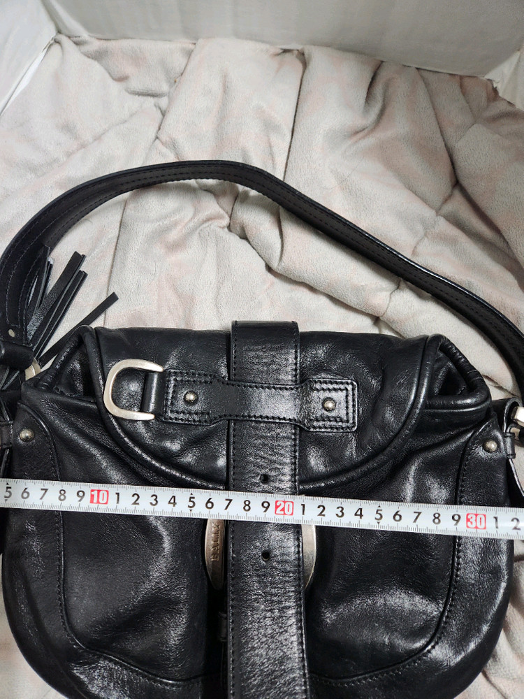 가죽 크로스백 발리 이미지