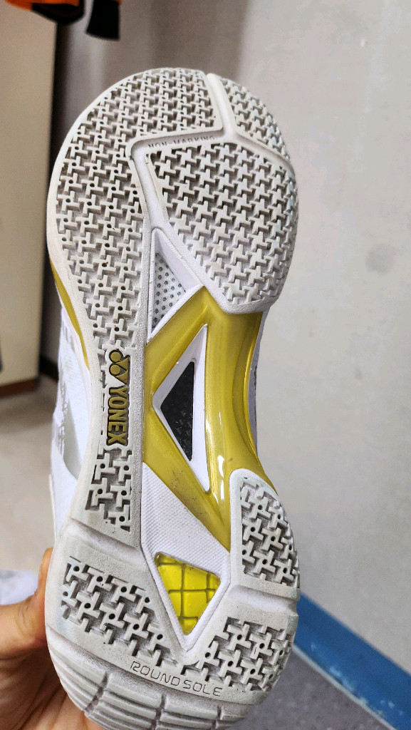 배드민턴화 이미지