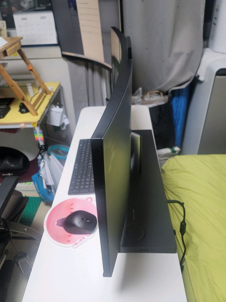 hp 34인치 와이드 커브드 일체형 컴퓨터 이미지