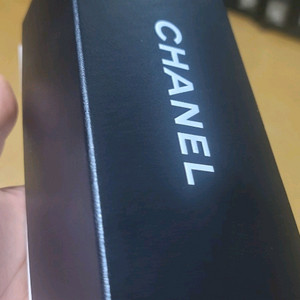 샤넬선글라스 까멜리마 투톤정품(CHANEL 5113-A) 상태좋음 기스없음특징: 안경 다리(템플)에 입체적인 까멜 이미지