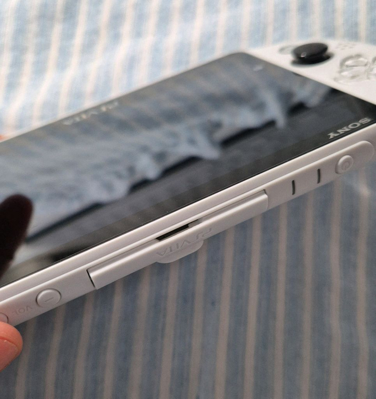 소니 psvita 비타 2세대 화이트 이미지