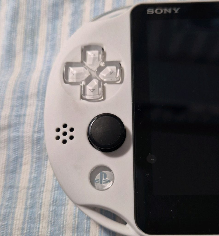 소니 psvita 비타 2세대 화이트 이미지