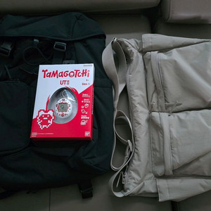 유니클로 다마고치, 베이지크로스백, 백팩 일괄 판매해요. 이미지