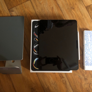 아이패드 프로 13인치 m4 256g wifi모델 팝니다! 이미지