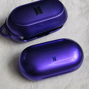 갤럭시 버즈플러스 BTS에디션 충전본체 SM-R175 이미지