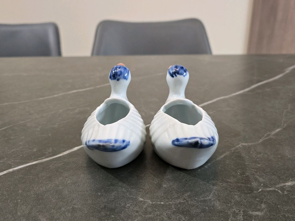 청화백자 오리 한쌍 이미지