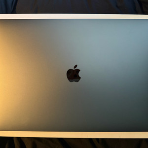 MacBook Pro 2019 16인치 1TB 이미지