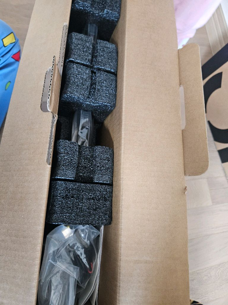 레노버 LOQ 15ARP9 15인치 노트북 RTX4050 풀박스 이미지