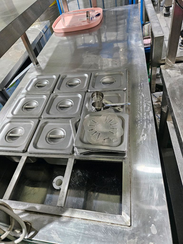 그랜드 우성 토핑 테이블 냉장고 GWS-180RBT 이미지