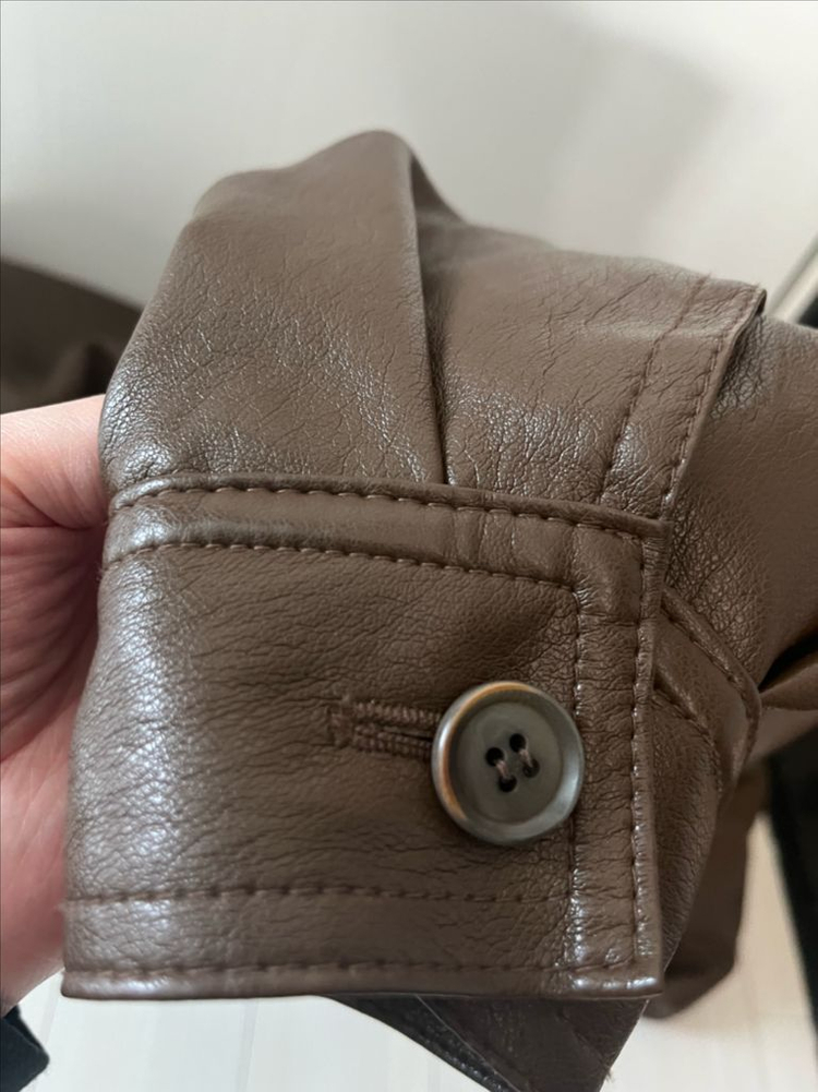 모노하 하이넥 레더자켓 팝니다 이미지