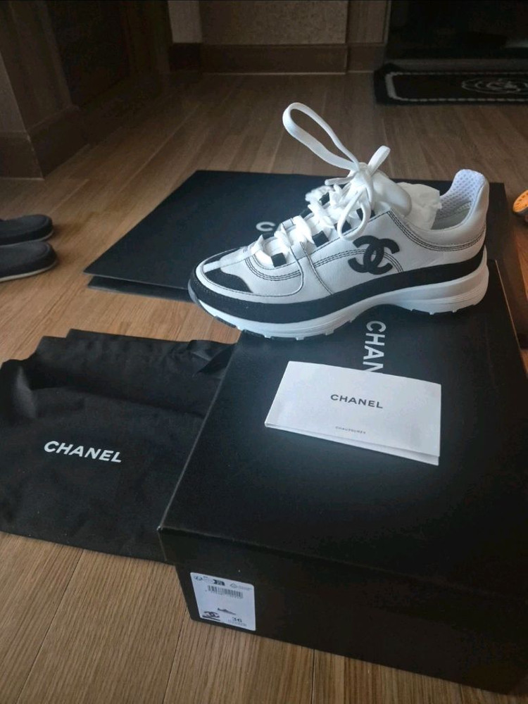 카프스킨 스니커즈 이미지