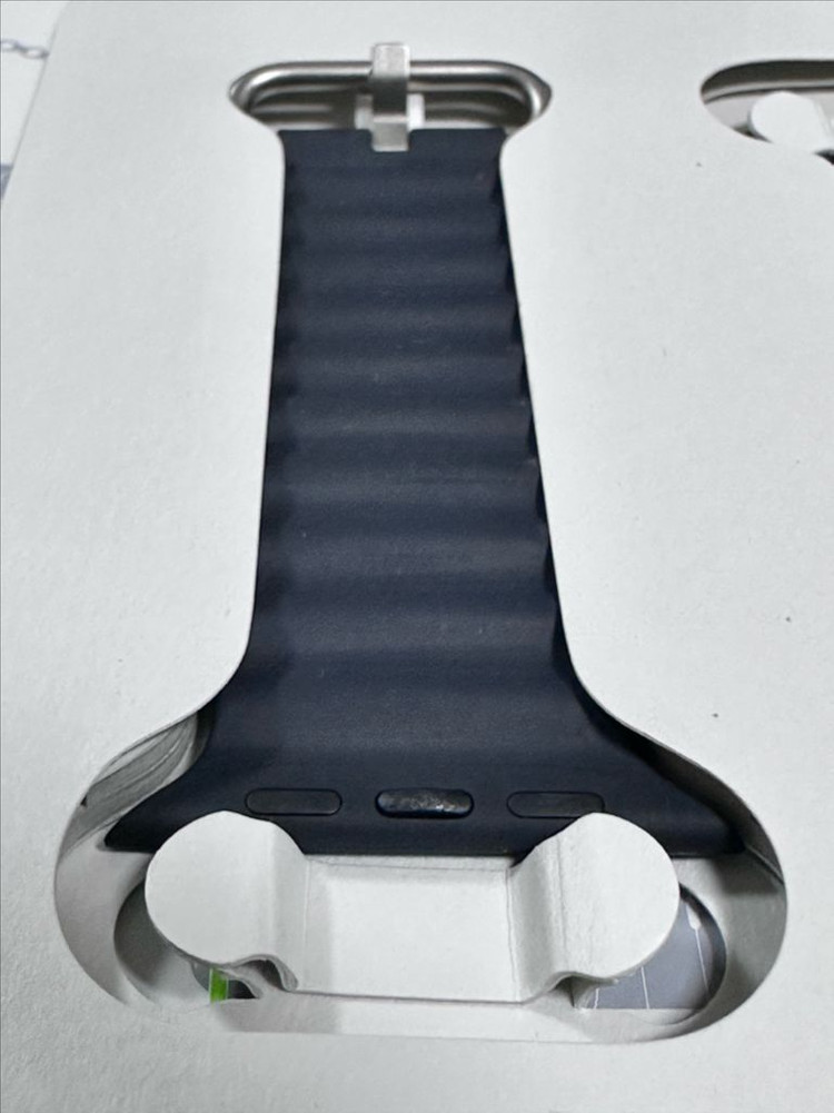 애플워치 미드나이트, 내추럴티타늄 오션밴드 이미지