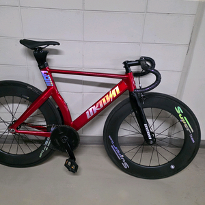 언노운 lv3 리플렉티드 레드+리볼트88카본휠 팝니다. 이미지