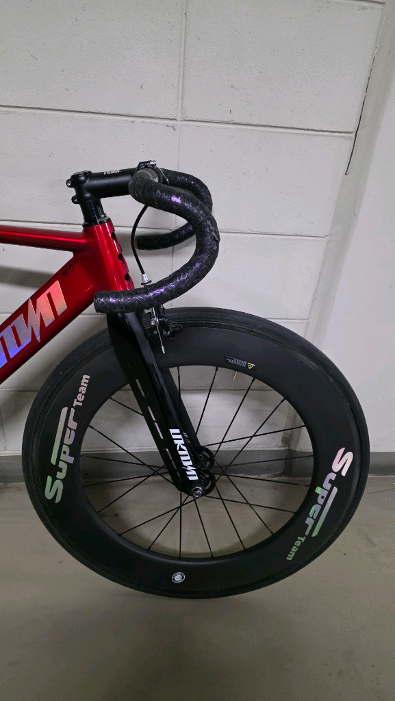 언노운 lv3 리플렉티드 레드+리볼트88카본휠 팝니다. 이미지