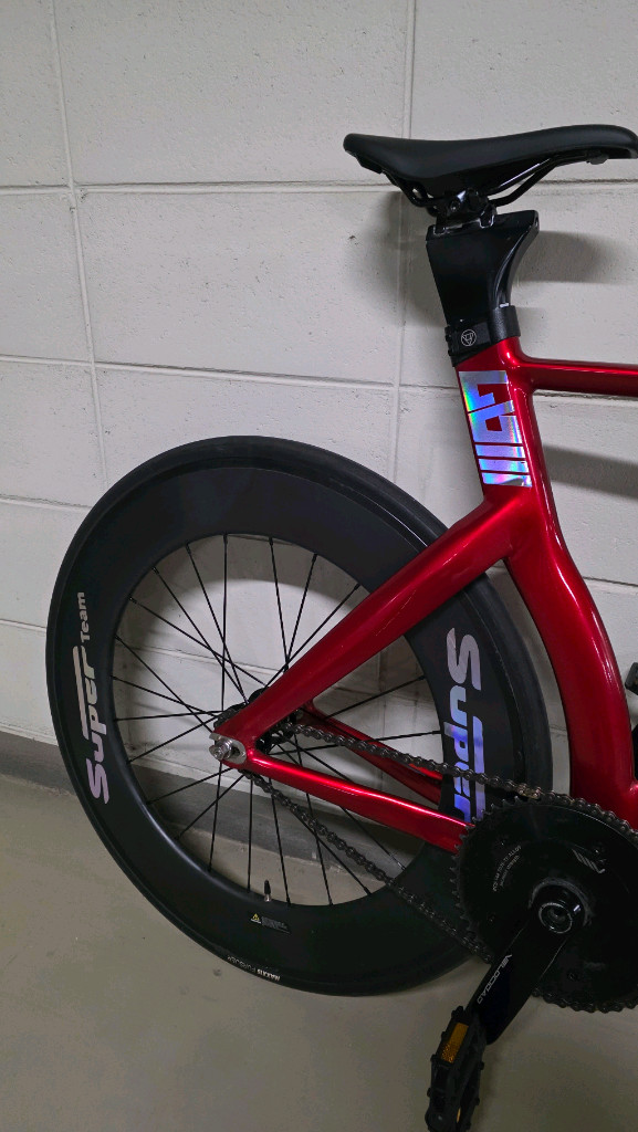 언노운 lv3 리플렉티드 레드+리볼트88카본휠 팝니다. 이미지