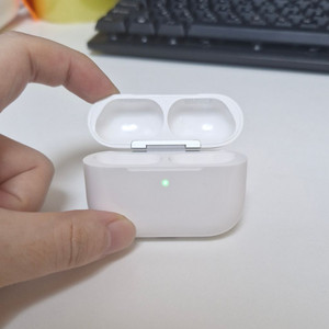 에어팟 프로3 본체 이미지