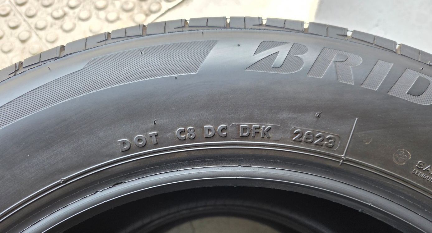 235 60 18 브리지스톤 듀얼러HP 중고타이어 팝니다 이미지