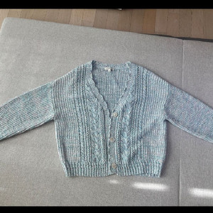 써스데이아일랜드 테입사 케이블 니트 가디건 (T252MCD134W) 이미지