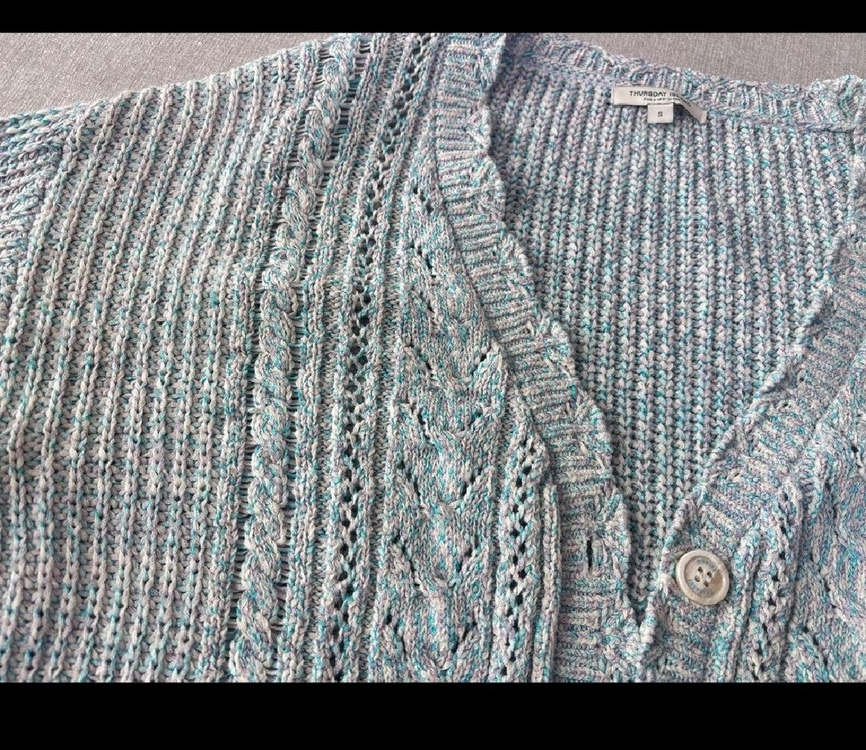 써스데이아일랜드 테입사 케이블 니트 가디건 (T252MCD134W) 이미지