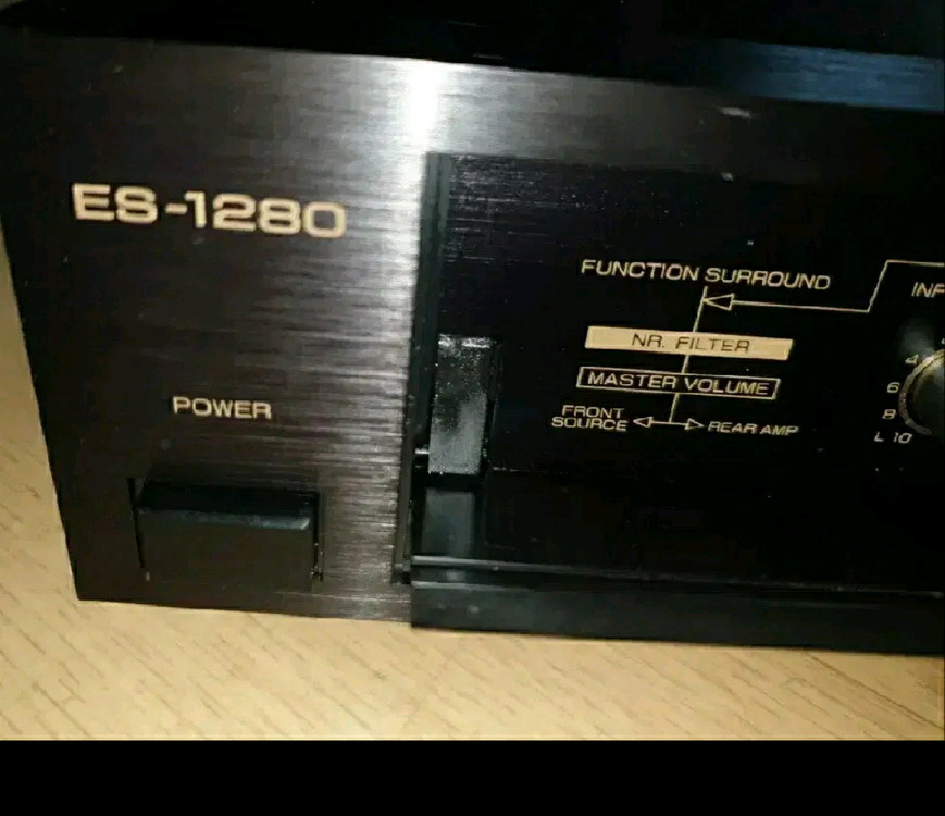 인켈서라운드앰프.직거래 이미지