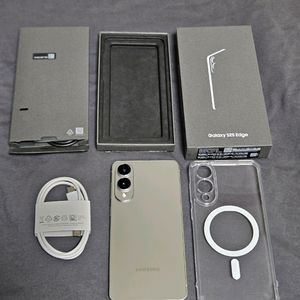 [신품급] 갤럭시 S25 엣지 자급제 512 티타늄실버 풀박스 (구성품 미사용) 이미지