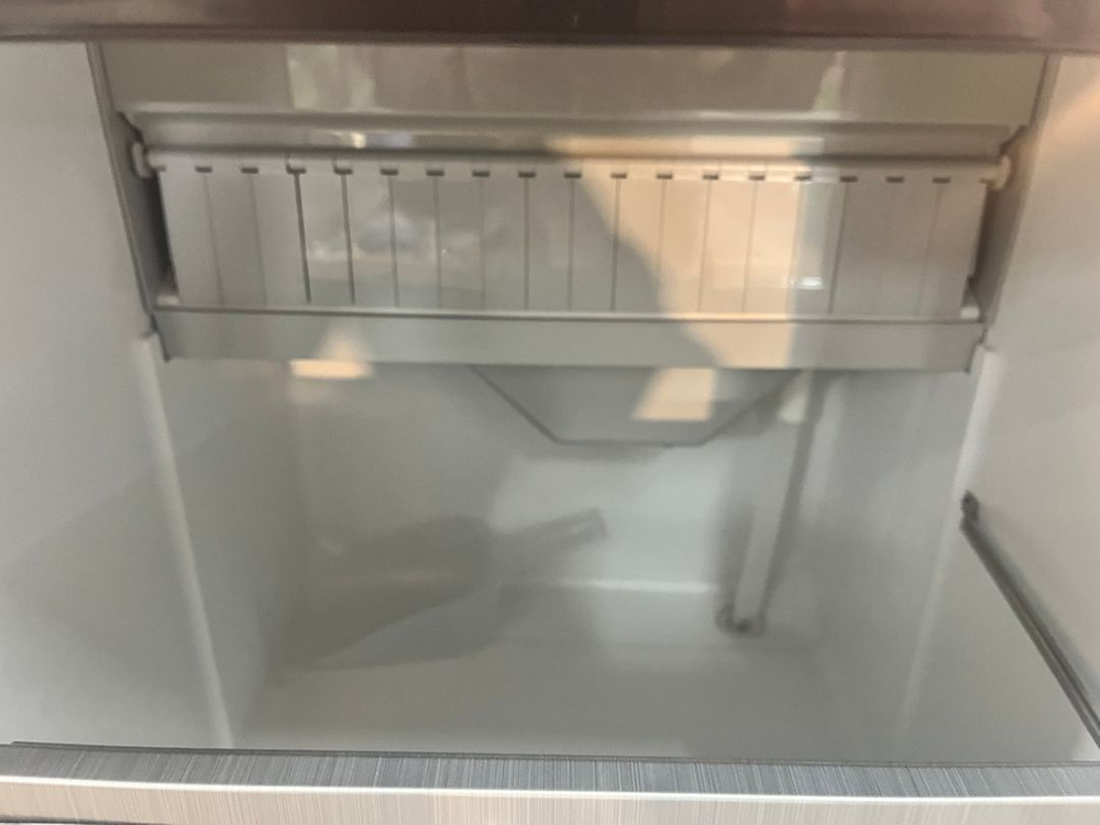 아이스트로 제빙기 50kg 공냉식 카페 업소용 커피 얼음 이미지