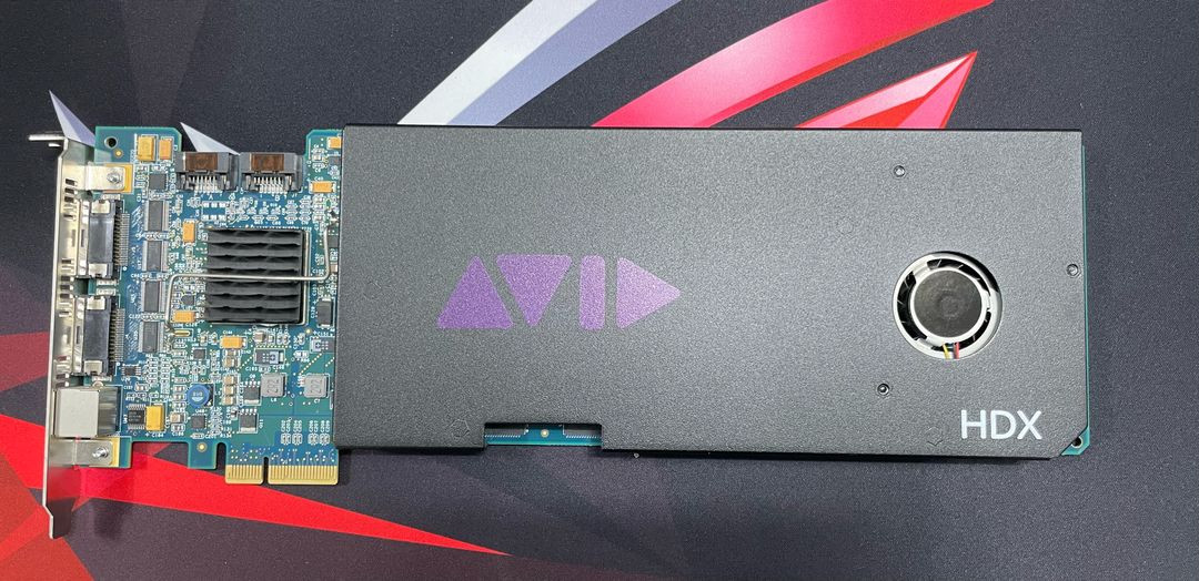 Avid HDX 오디오 카드 + Magma ExpressBox 3T-V3(Thunderbolt 3) PCIe 확장 이미지