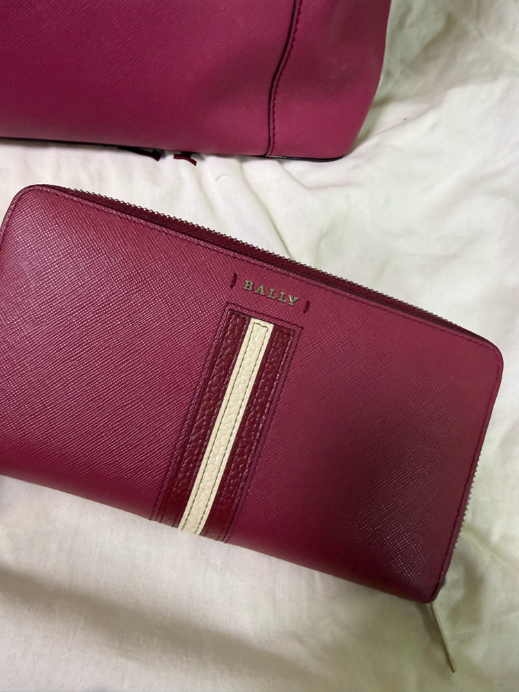 발리 수프라 사피아노레더 토트백. 지갑 저렴하게 세트판매 이미지