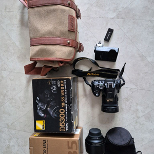 니콘 D5300 DSLR , 85mm, 35mm 이미지
