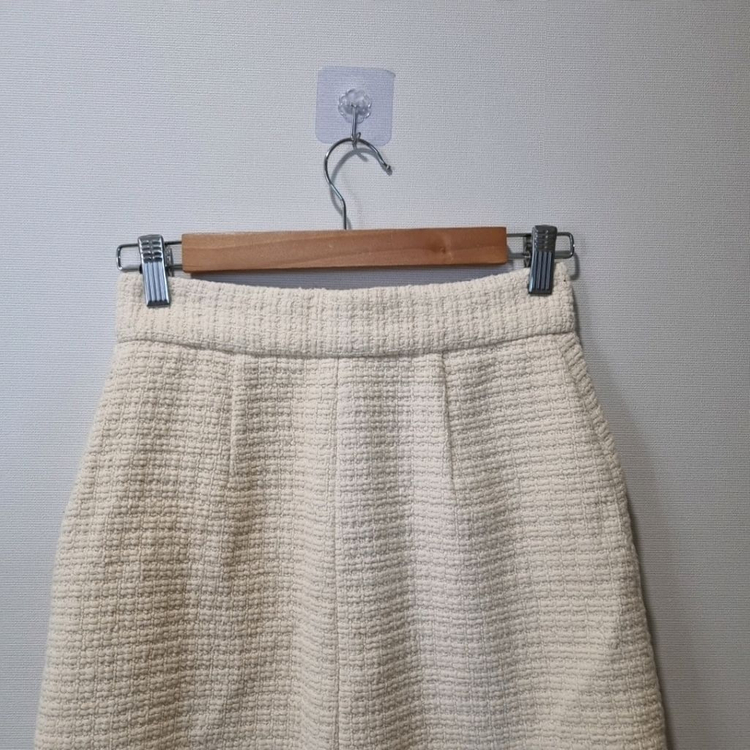 마쥬 maje 트위드 스커트 36 (아이보리 / 금장버튼) 이미지