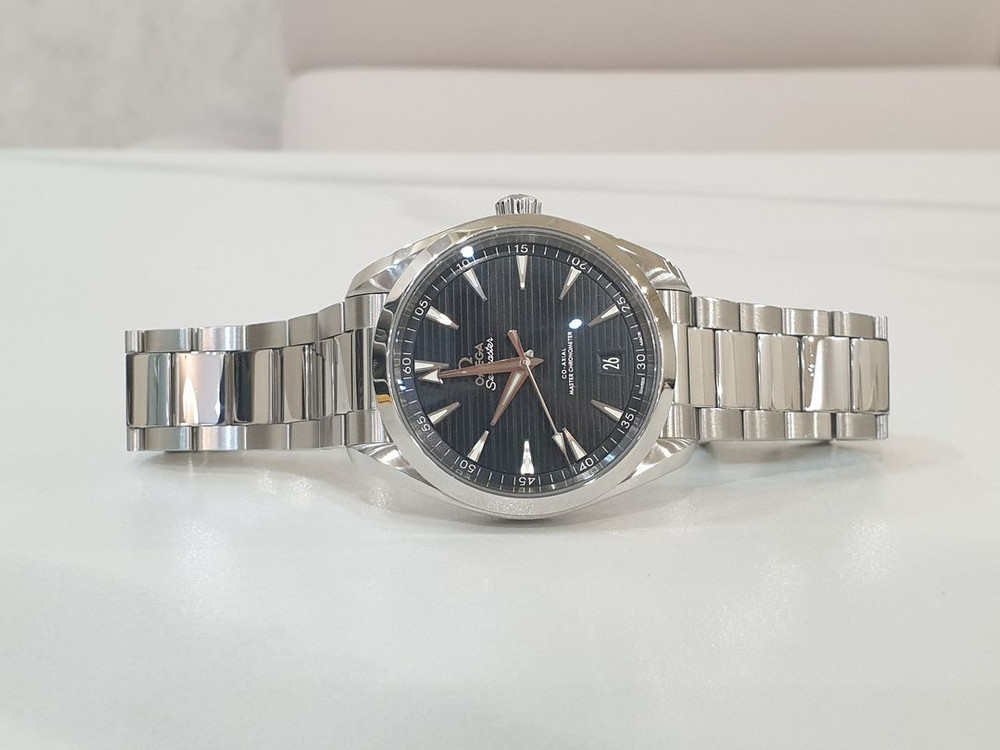 오메가 씨마스터 아쿠아테라 검판 220.10.41.21.01.001 이미지