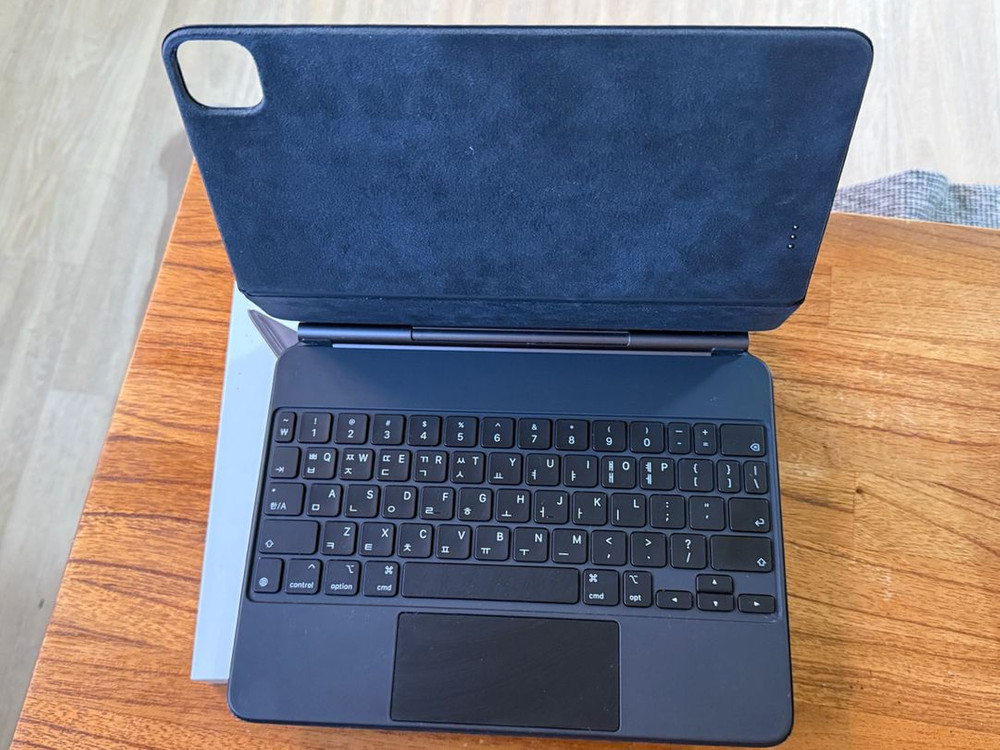 애플 정품 매직키보드 11인치 블랙 A2261 (프로 11인치 1/2/3/4세대 및 에어4/5/6 호환) 이미지