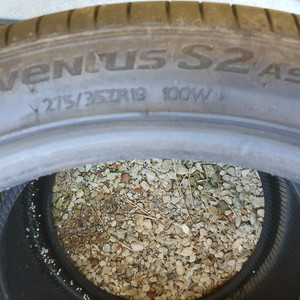 255 35 19 / 275 35 19 벤투스 S2 AS 중고타이어 4본 이미지