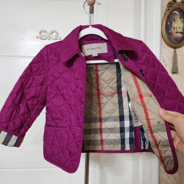 새상품급. 90호 (24m) 버버리 키즈 퀼팅 누빔 자켓 / 칠드런 여아 몽클레어 구찌 펜디 디올 셀린느 이미지