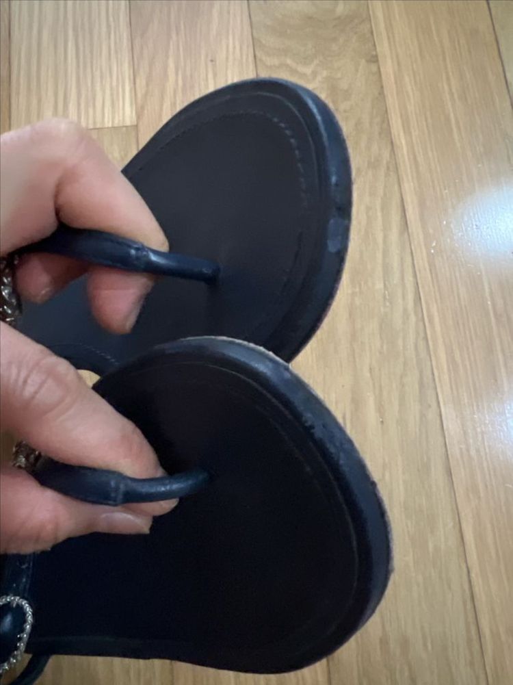 샤넬 cc로고 샌들 37.5 네이비 이미지