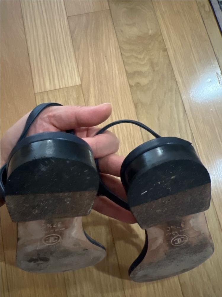 샤넬 cc로고 샌들 37.5 네이비 이미지