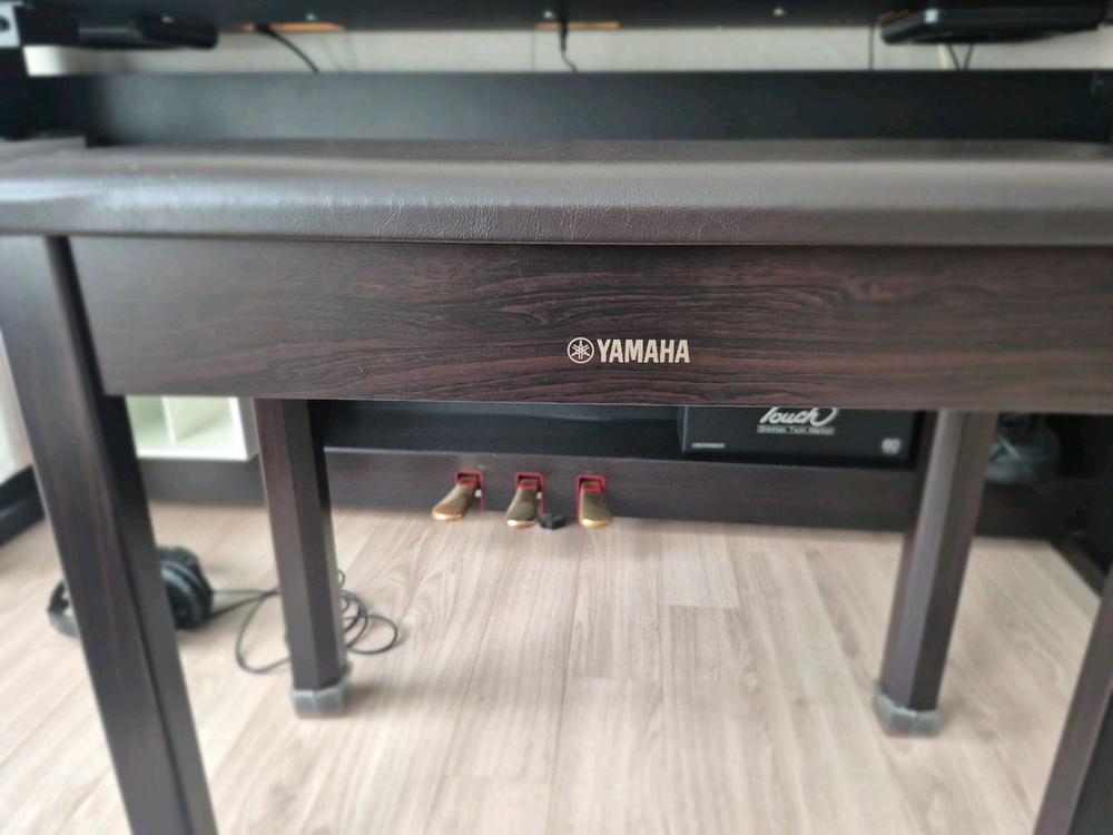 야마하 디지털 피아노 CLP-635 해머건반 이미지