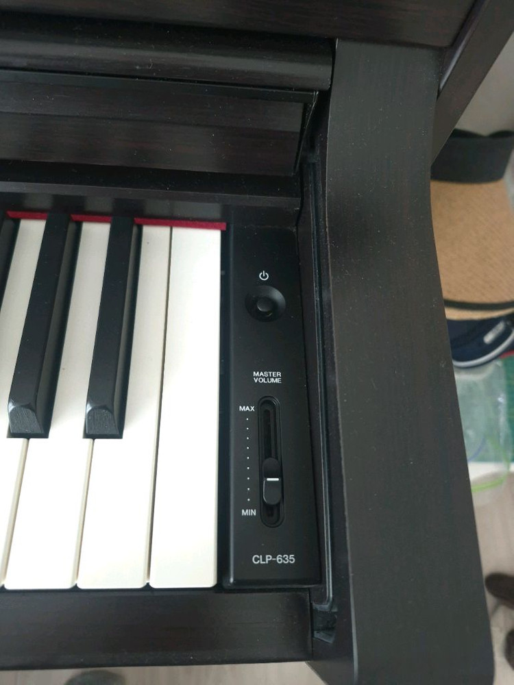 야마하 디지털 피아노 CLP-635 해머건반 이미지