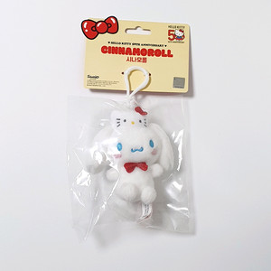 산리오 캐릭터즈 헬로키티 50주년 기념 시나모롤 인형 판매 이미지