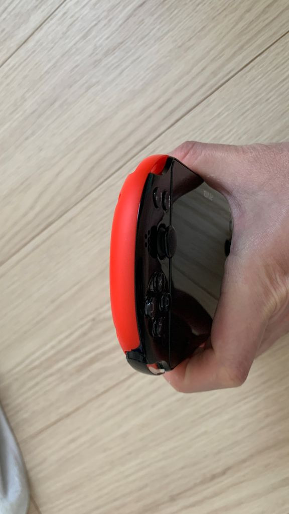 소니 PS비타 PS Vita 2세대 256GB 블랙/레드 컬러 팝니다. 이미지