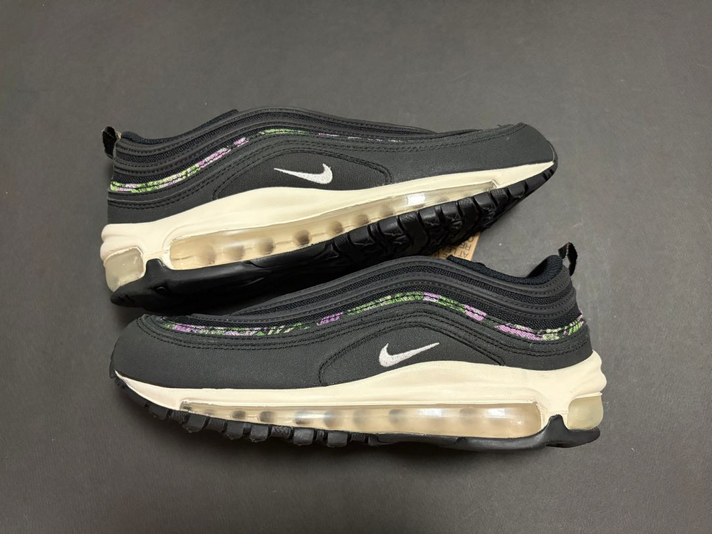 나이키 우먼스 에어 맥스 97 블랙 라이트 마젠타 이미지